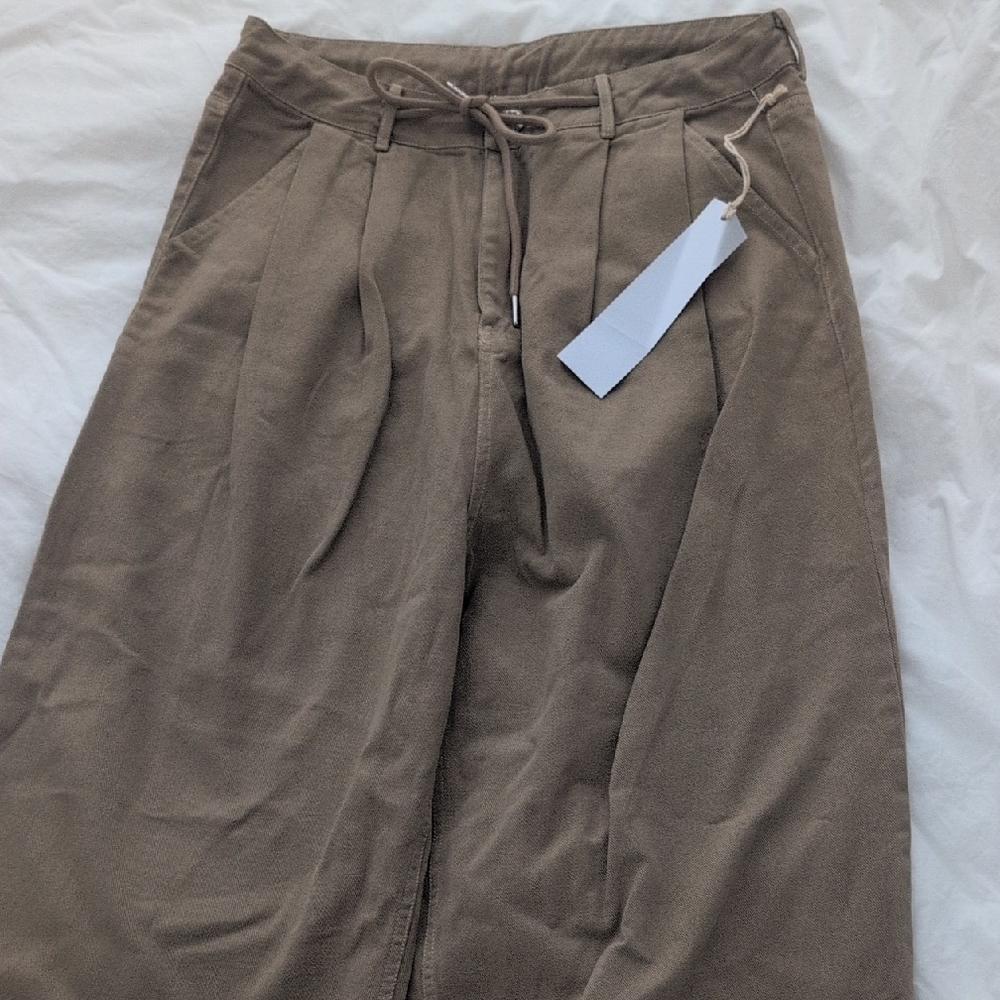 Stylish Tan Pleated Wide Leg Pants NWT